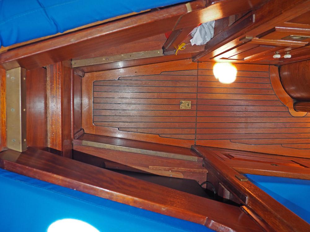 Cabin en avant, H&eacute;bergements